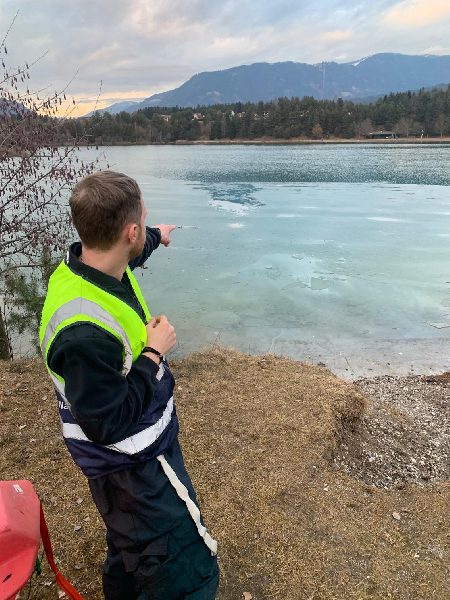 Person in See eingebrochen (Bild 1)